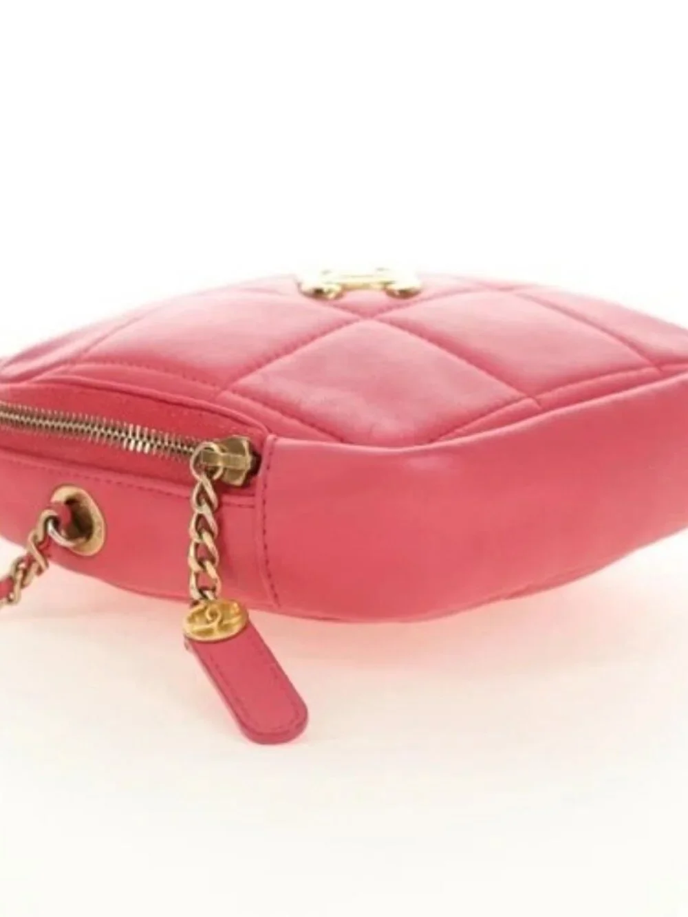 CHANEL brand	chanel color	pink